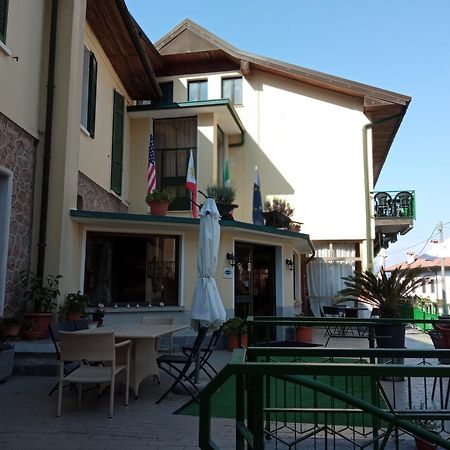 Budget Hotel Vittoria & Ristorante Марцио Экстерьер фото