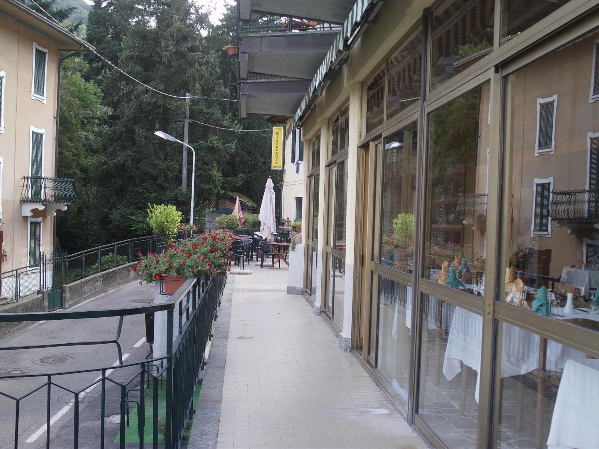 Budget Hotel Vittoria & Ristorante Марцио Экстерьер фото